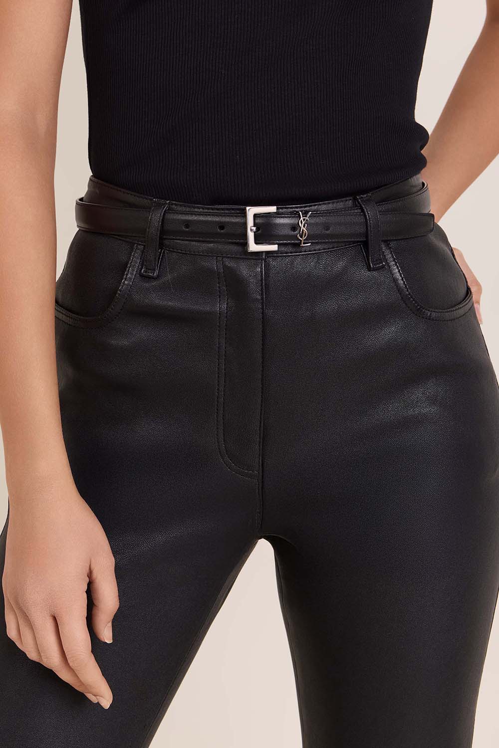 תמונת כל הלוק של חגורה